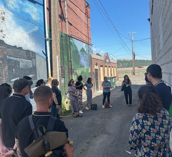 Panneau de campus avec le logo de Gonzaga et le texte Découvrez votre but